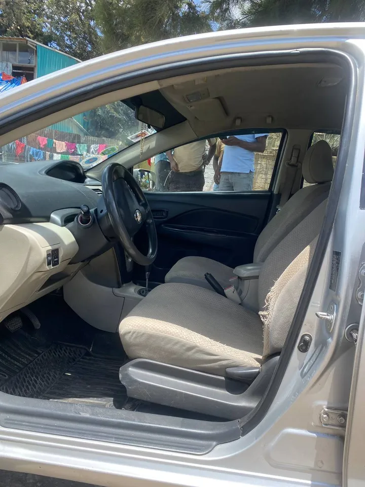 Toyota Yaris Sedan 2006 – photo 4