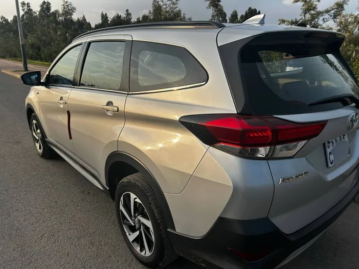 Toyota Rush S-Grade 2022 Automatic – photo 3