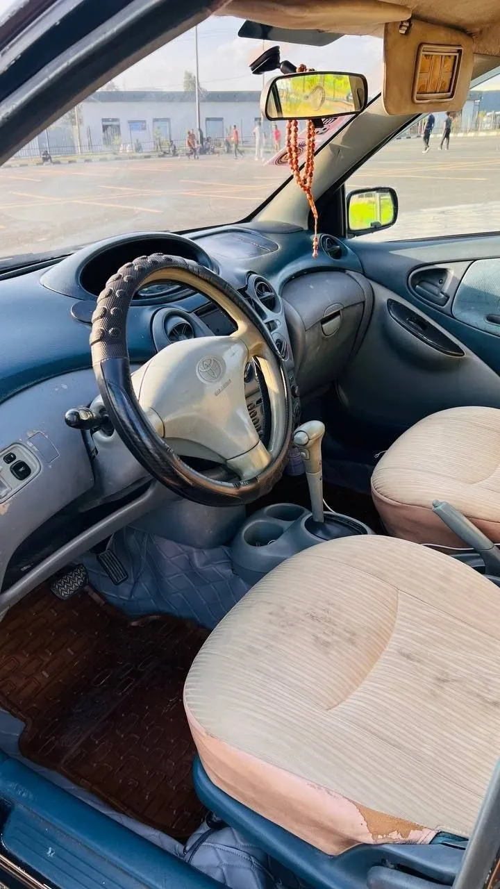 Toyota Vitz 2000 Automatic – photo 4