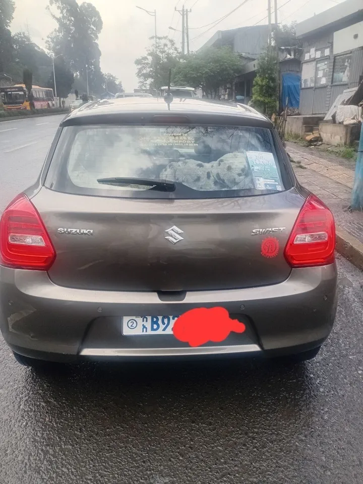 Suzuki Swift 2021 Hatchback – photo 4