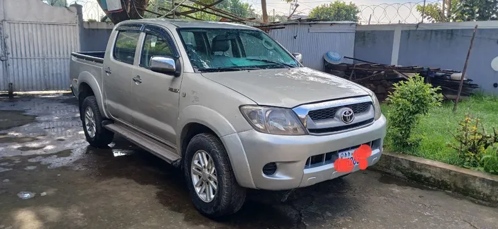 Toyota Hilux 2010 Manual Pickup – photo 4