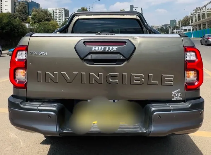 Toyota Hilux Invincible Double Cab – photo 8