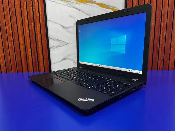 Lenovo ThinkPad E560 i5 Laptop – photo 4