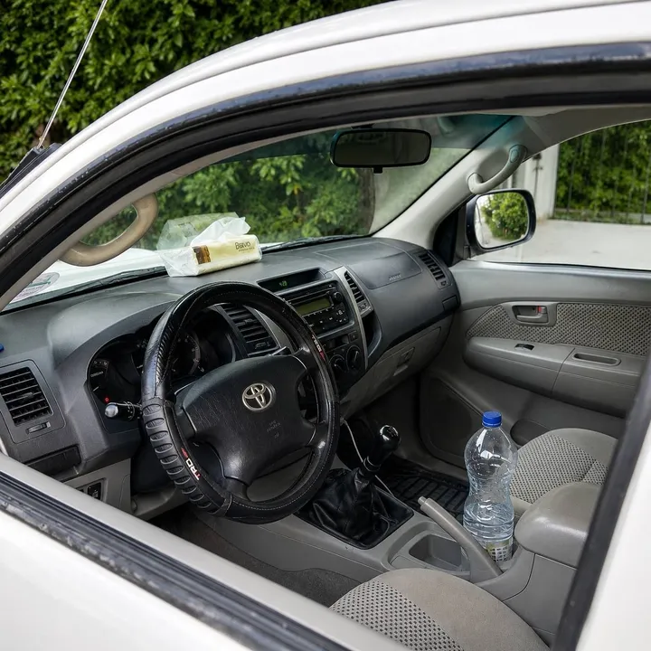 Toyota Hilux Vigo 2010 – photo 5