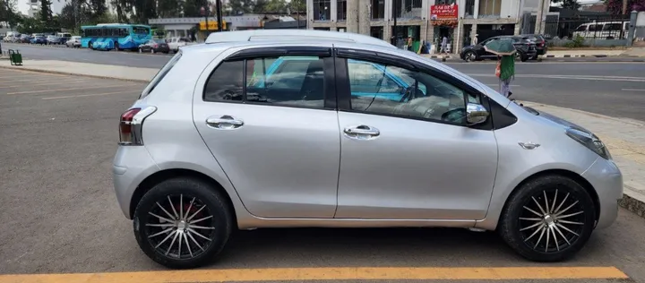 Toyota Yaris Europe 2009 1.0L – photo 4