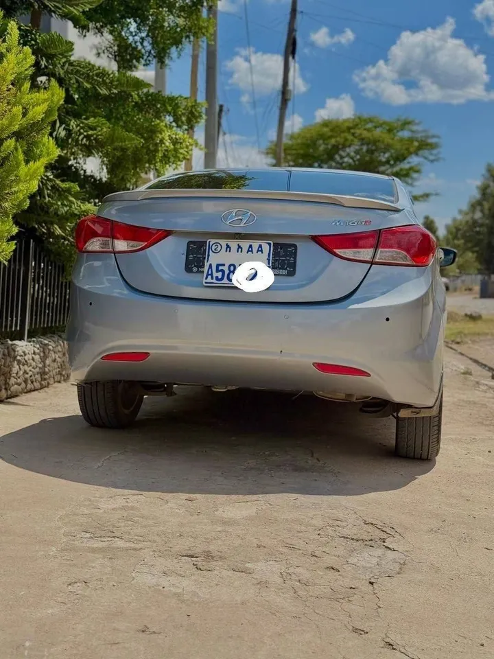 Hyundai Avante 2013 Automatic 1.6L – photo 5
