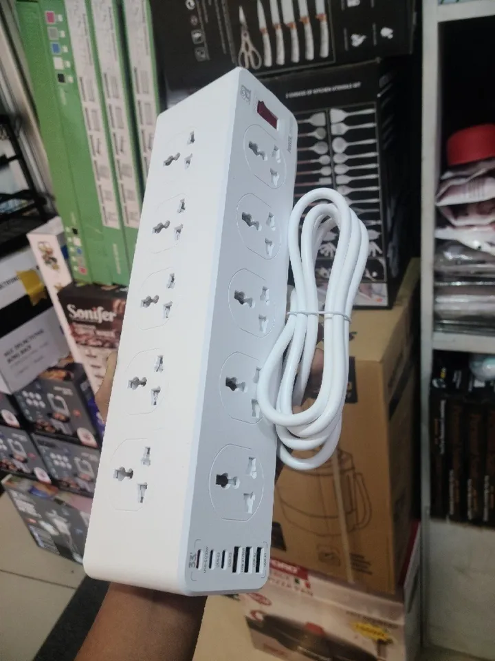 Universal Power Socket 33W USB Charging – photo 3