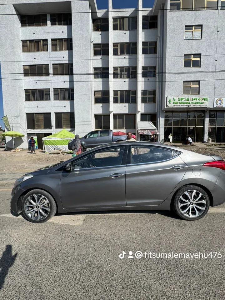 Hyundai Avante 2012 Automatic – photo 6