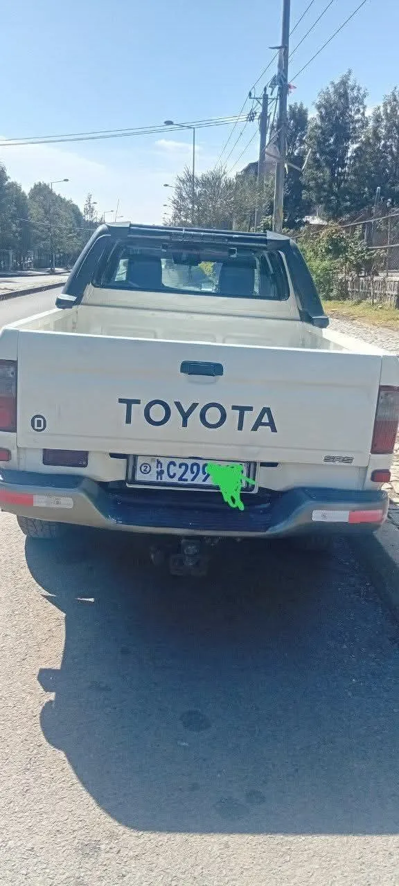 Toyota Pickup 2005 Manual Petrol – photo 3