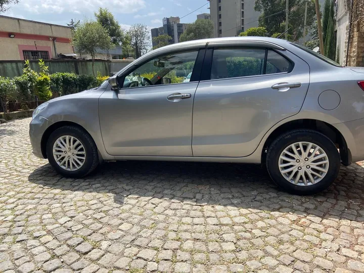 Suzuki Dzire 2021 Automatic – photo 3
