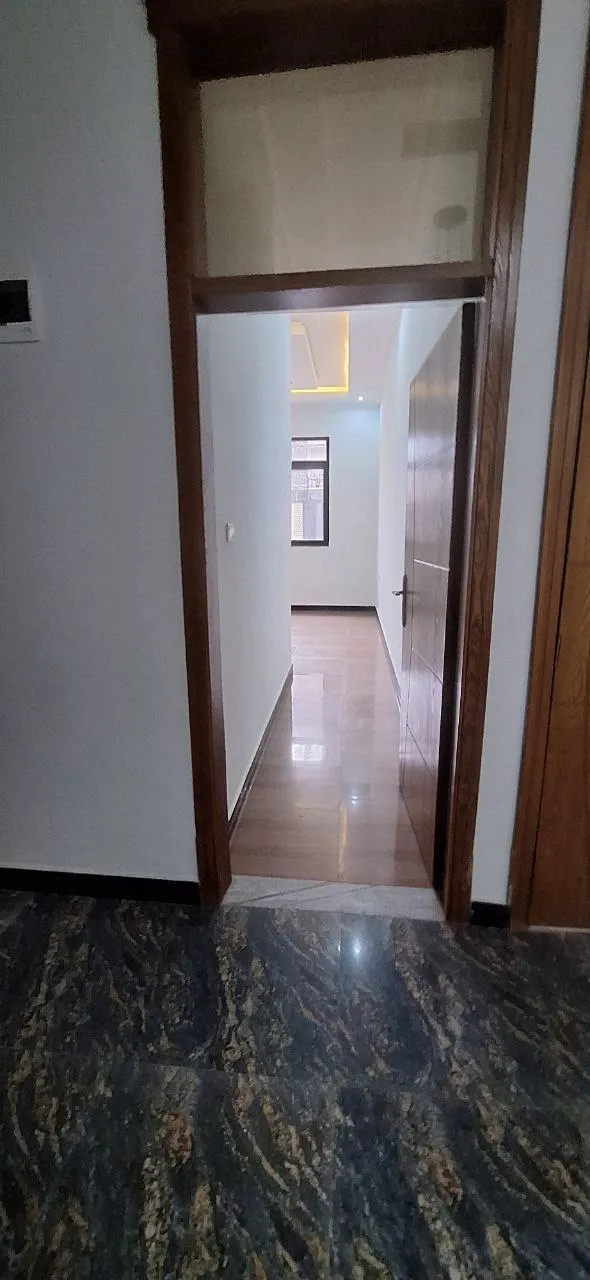 Modern 5-Bedroom Villa in Summit – photo 7