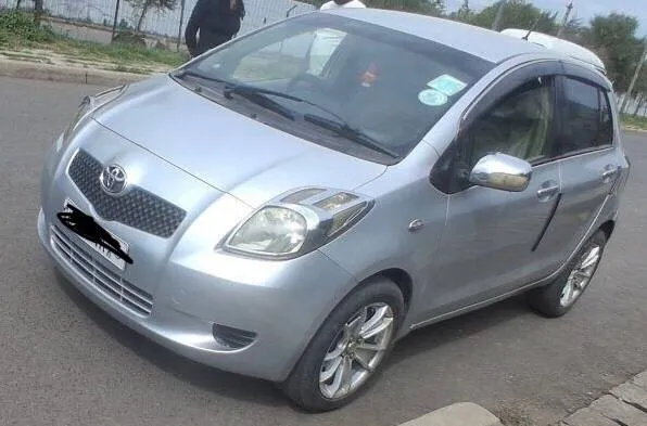 Toyota Yaris Compact 2006 – photo 3