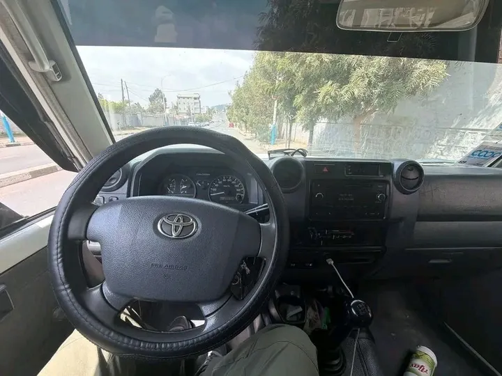 Toyota Land Cruiser Long Base 2016 – photo 6