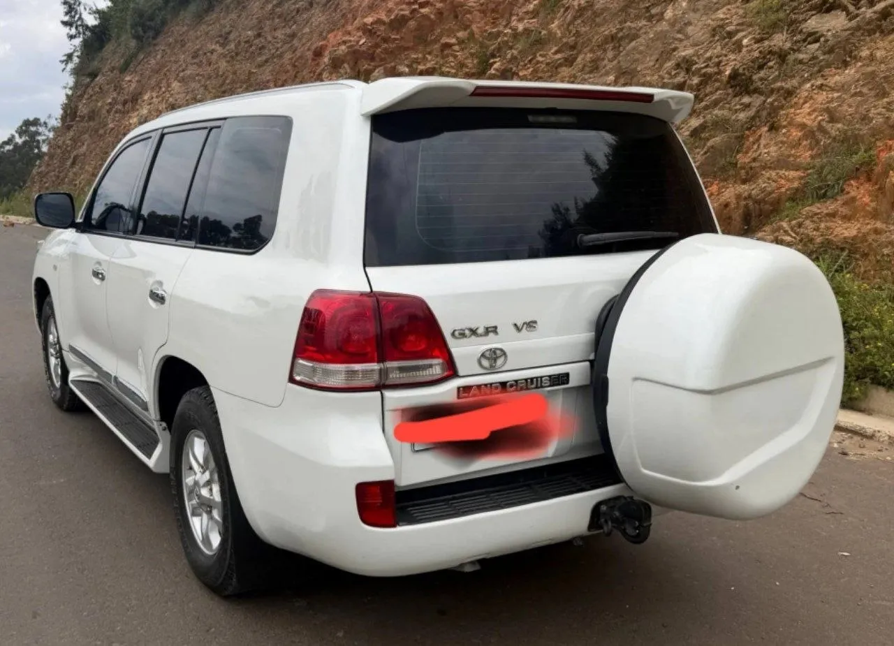 Toyota Land Cruiser 2010 V8 Diesel – photo 5