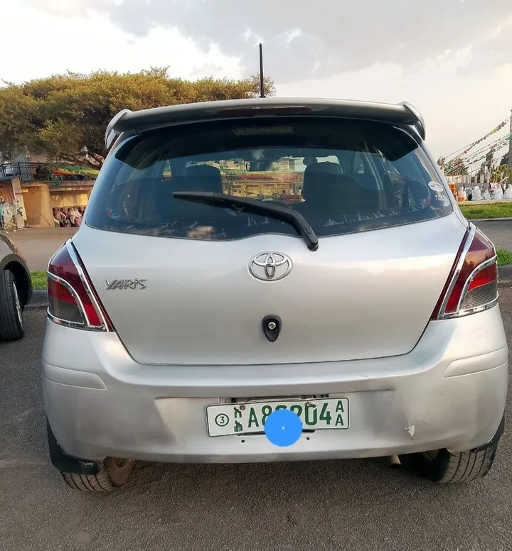 Toyota Yaris Automatic 2010 – photo 6