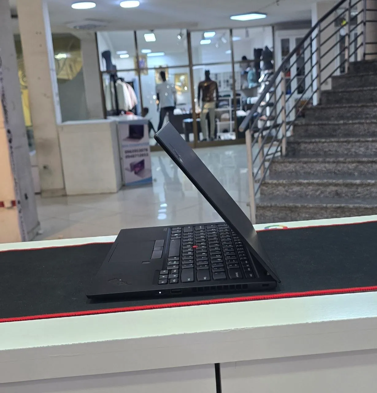 New Lenovo X1 Carbon i7 Laptop – photo 3
