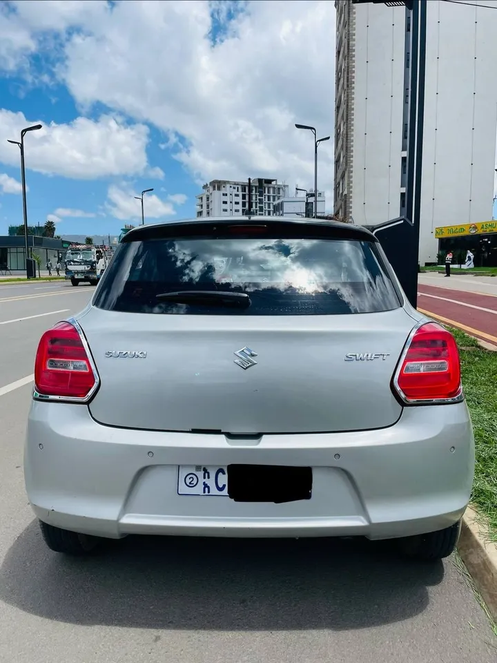Suzuki Swift 2022 Automatic 1.2L – photo 7