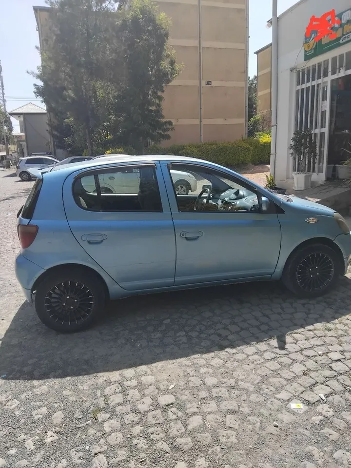 Toyota Vitz 2001 Hatchback – photo 4