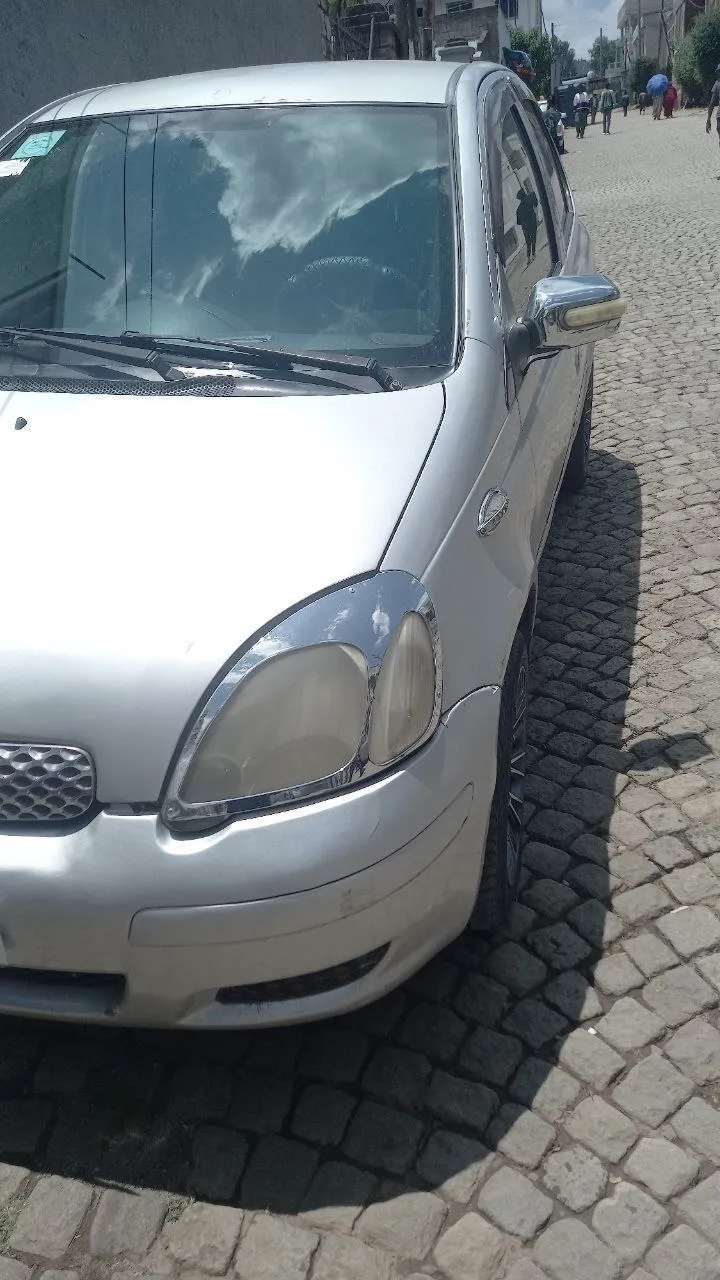 Toyota Vitz 2004 Automatic 1.0L – photo 4