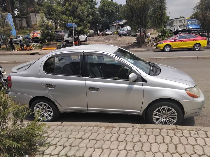 Toyota Platz 2002 Automatic – photo 8
