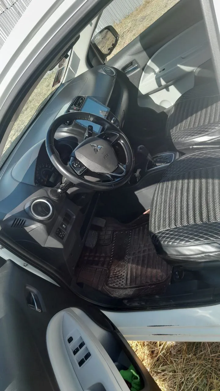 Mitsubishi Attrage 2022 Automatic – photo 3