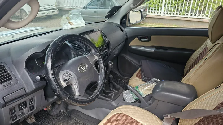 Toyota Hilux 2015 Manual Diesel – photo 4