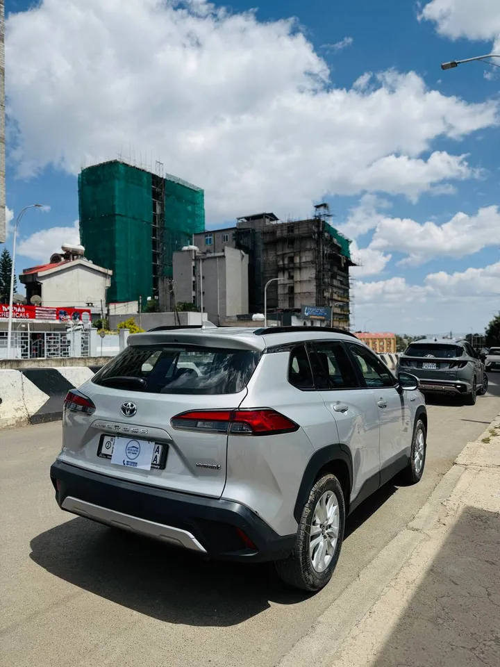 Toyota Corolla Cross Hybrid 2023 – photo 6