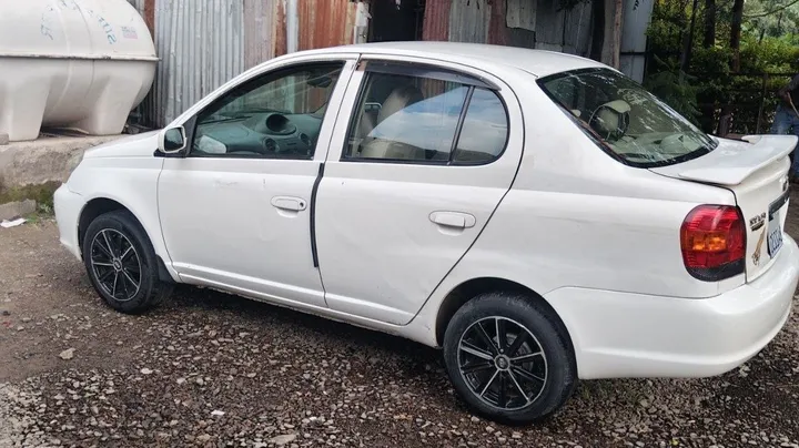 Toyota Platz 2005 Automatic 1.0L – photo 4