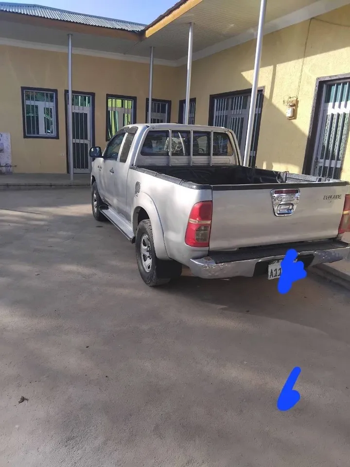 Toyota Hilux 2008 4x4 Pickup – photo 4