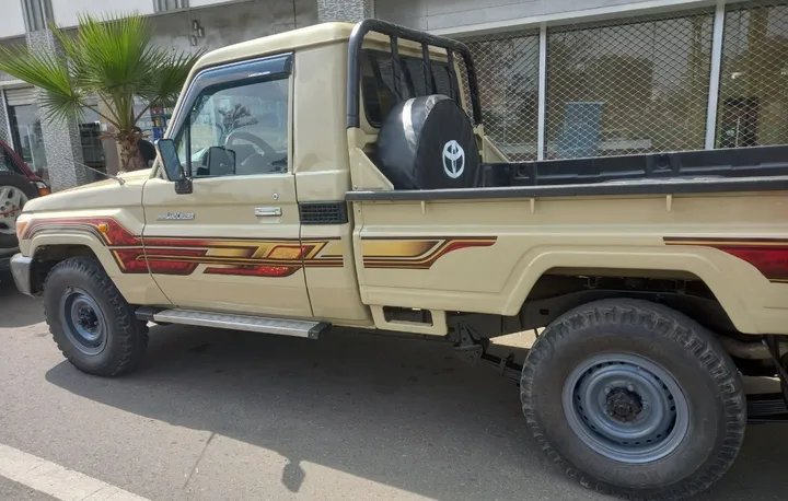 Toyota Land Cruiser Long Base 2009 – photo 3