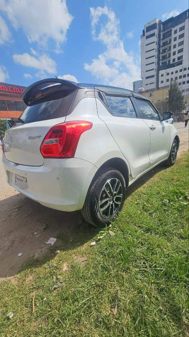 Suzuki Swift 2022 Automatic – photo 3