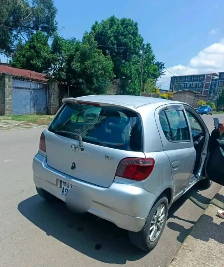 Toyota Vitz 2001 Automatic – photo 3