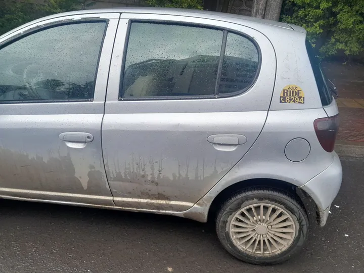 Toyota Vitz 2001 – photo 4