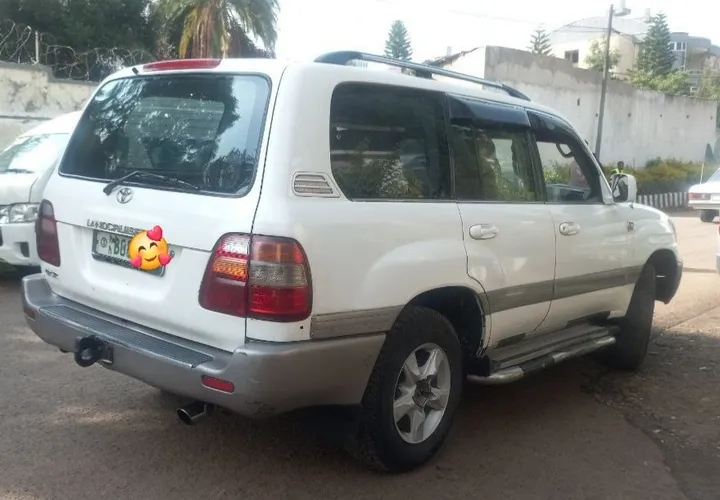 Toyota Land Cruiser 105 2007 – photo 4