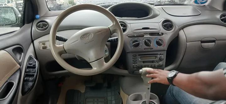 Toyota Platz 2002 Automatic – photo 4