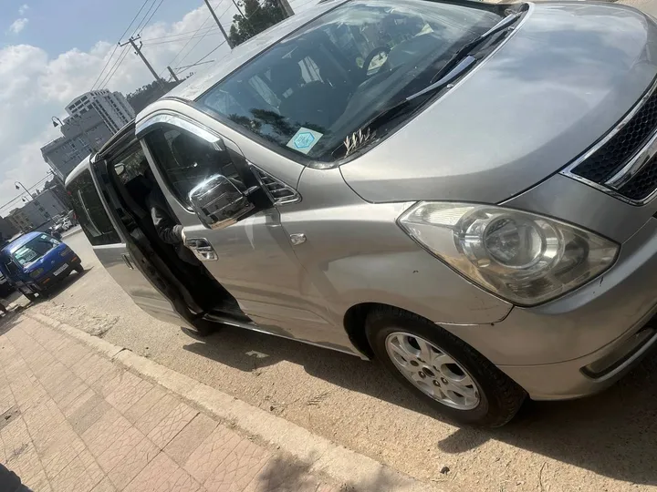 Hyundai Starex 2012 Automatic Diesel – photo 3