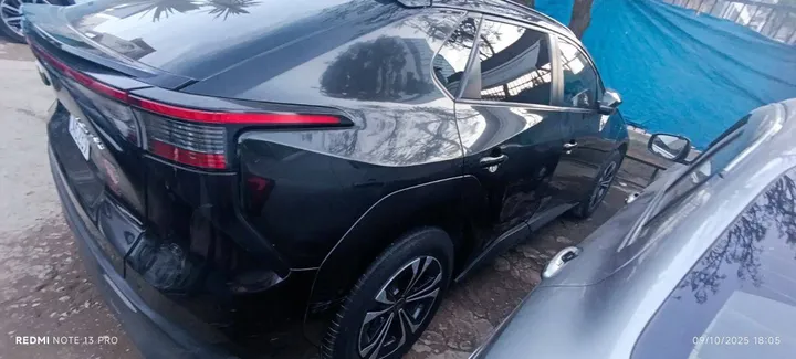 Toyota bZ4X EV 2022 Crossover – photo 4