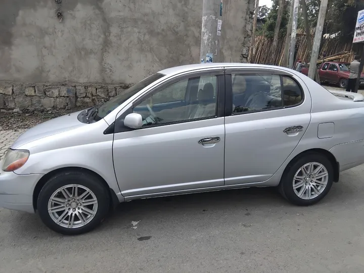 Toyota Platz 2002 Automatic – photo 5