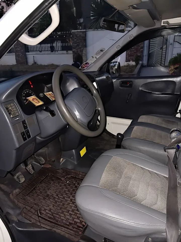 Toyota Half Van 2002 Manual – photo 6