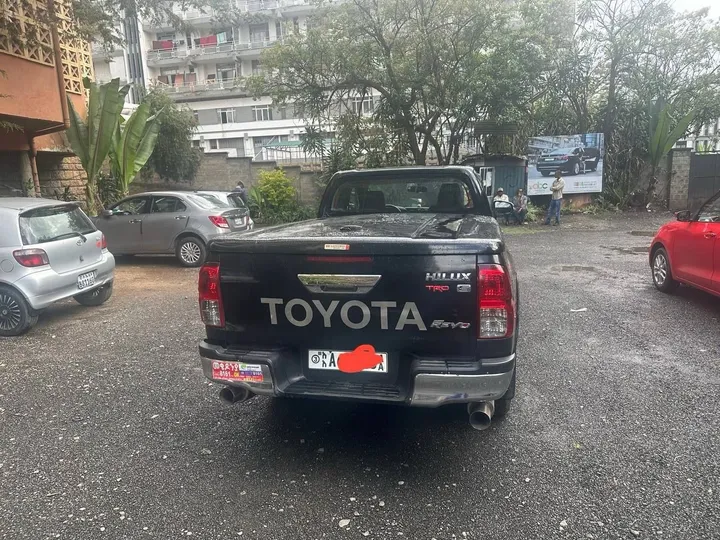 Toyota Hilux Revo 2017 4WD – photo 5