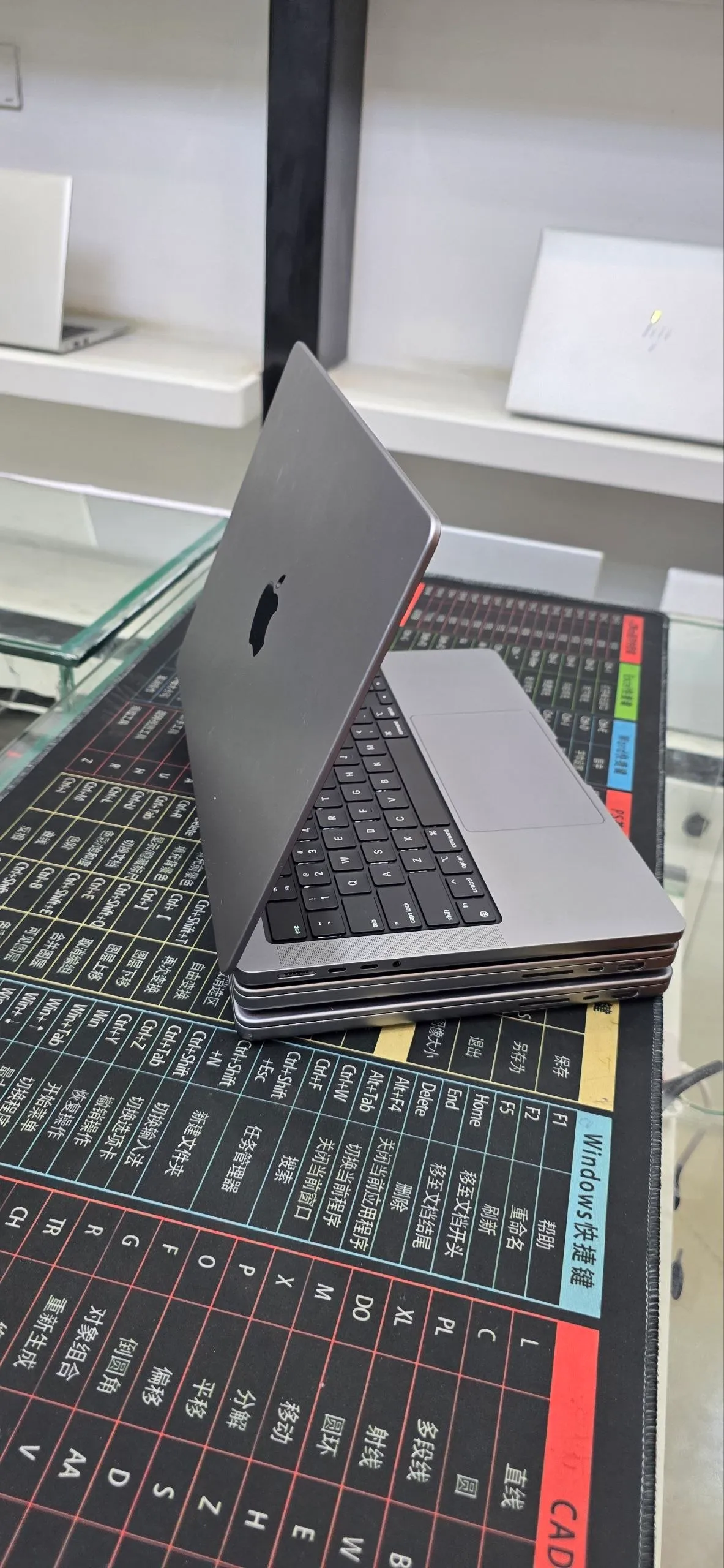 Apple MacBook Pro M1 Pro 14-inch – photo 4