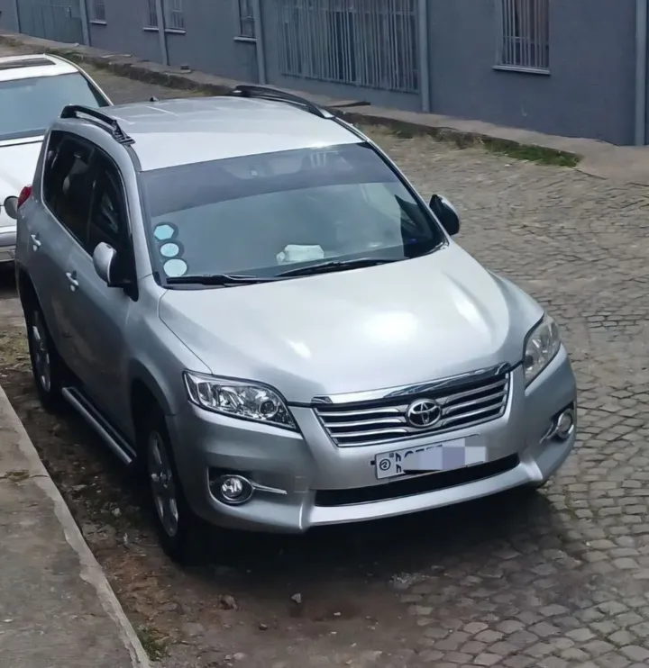 Toyota RAV4 2010 2.0L Automatic – photo 6
