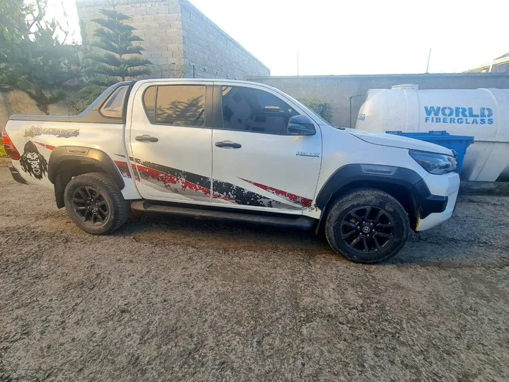 Toyota Hilux Double Cab Adventure 2022 – photo 3
