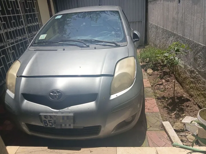 Toyota Yaris Compact 2010 – photo 10