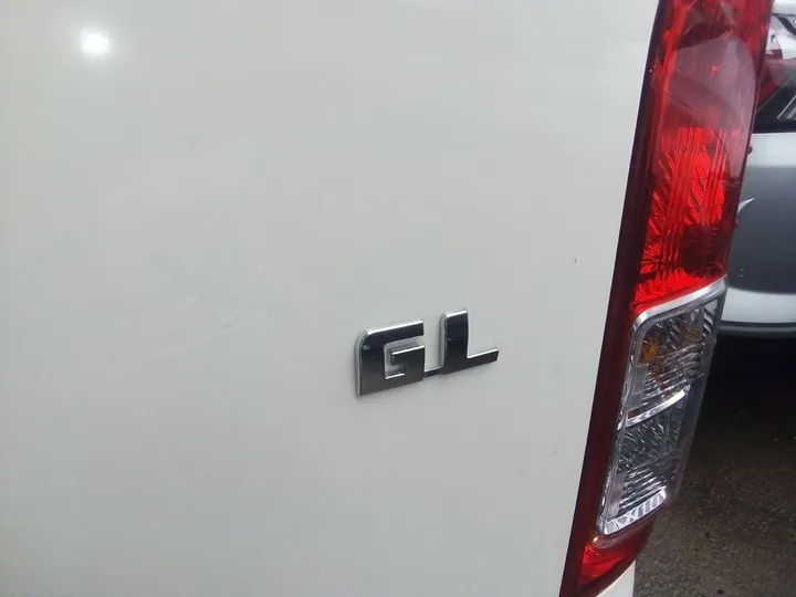 Toyota Hiace High Roof GL 2025 – photo 5