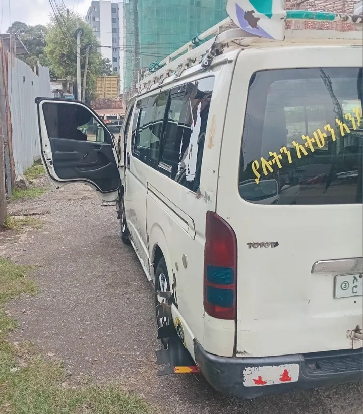 Toyota Hiace Van 2007 – photo 6