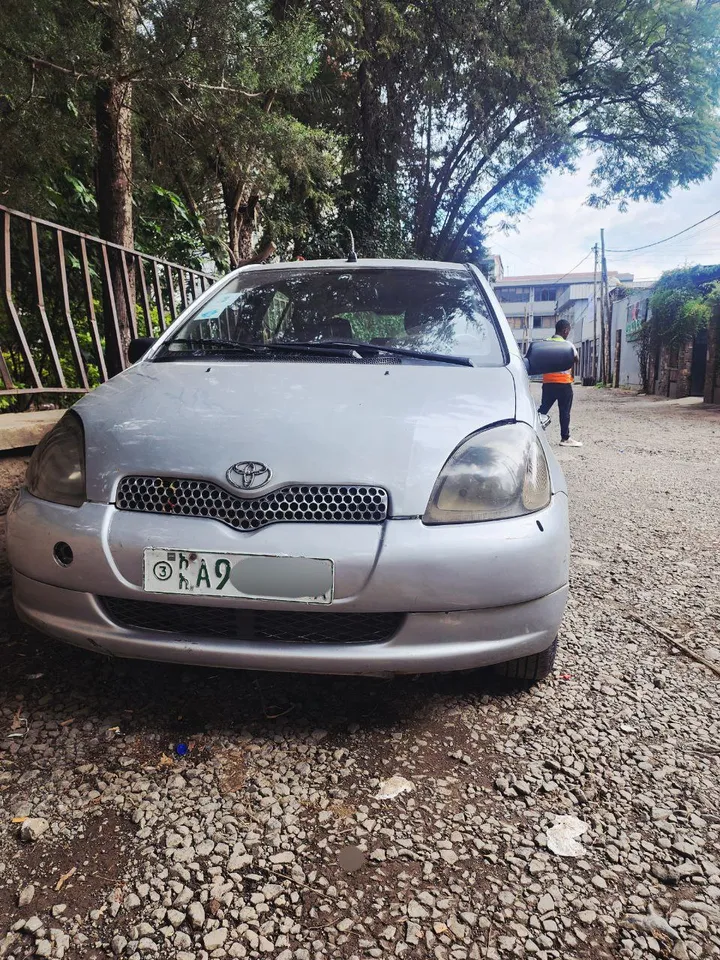 Toyota Vitz Yaris 2002 – photo 4
