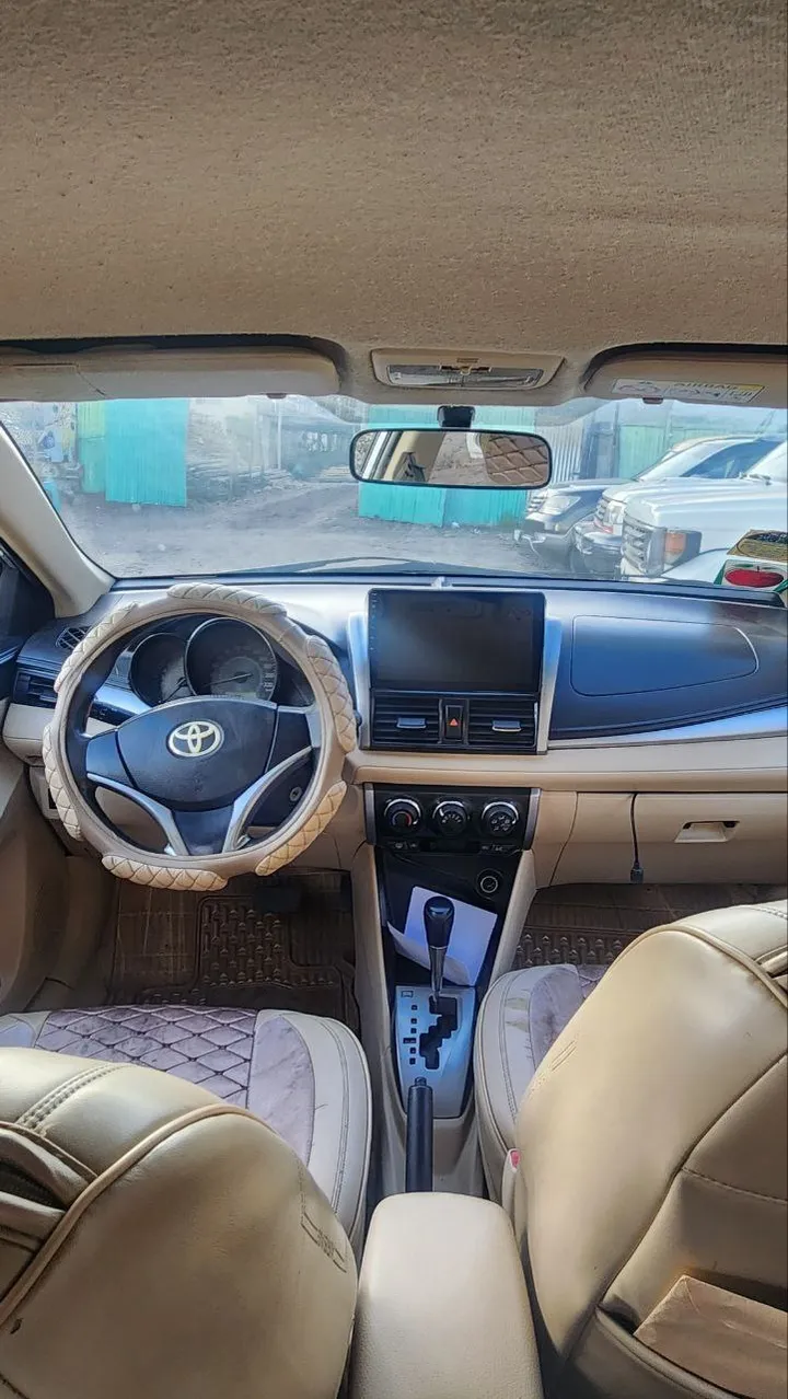 Toyota Yaris Sedan 2014 Automatic – photo 3