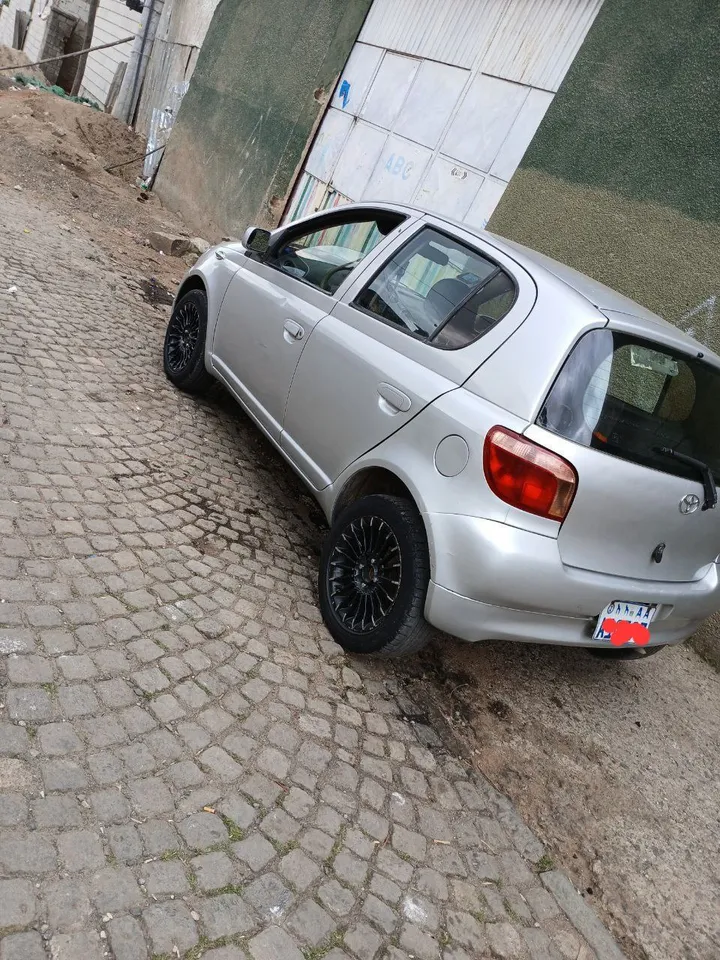 Toyota Vitz 2001 Automatic – photo 3