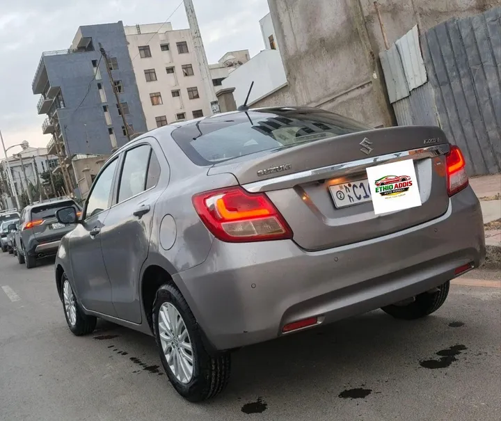Suzuki Dzire 2022 Automatic – photo 4
